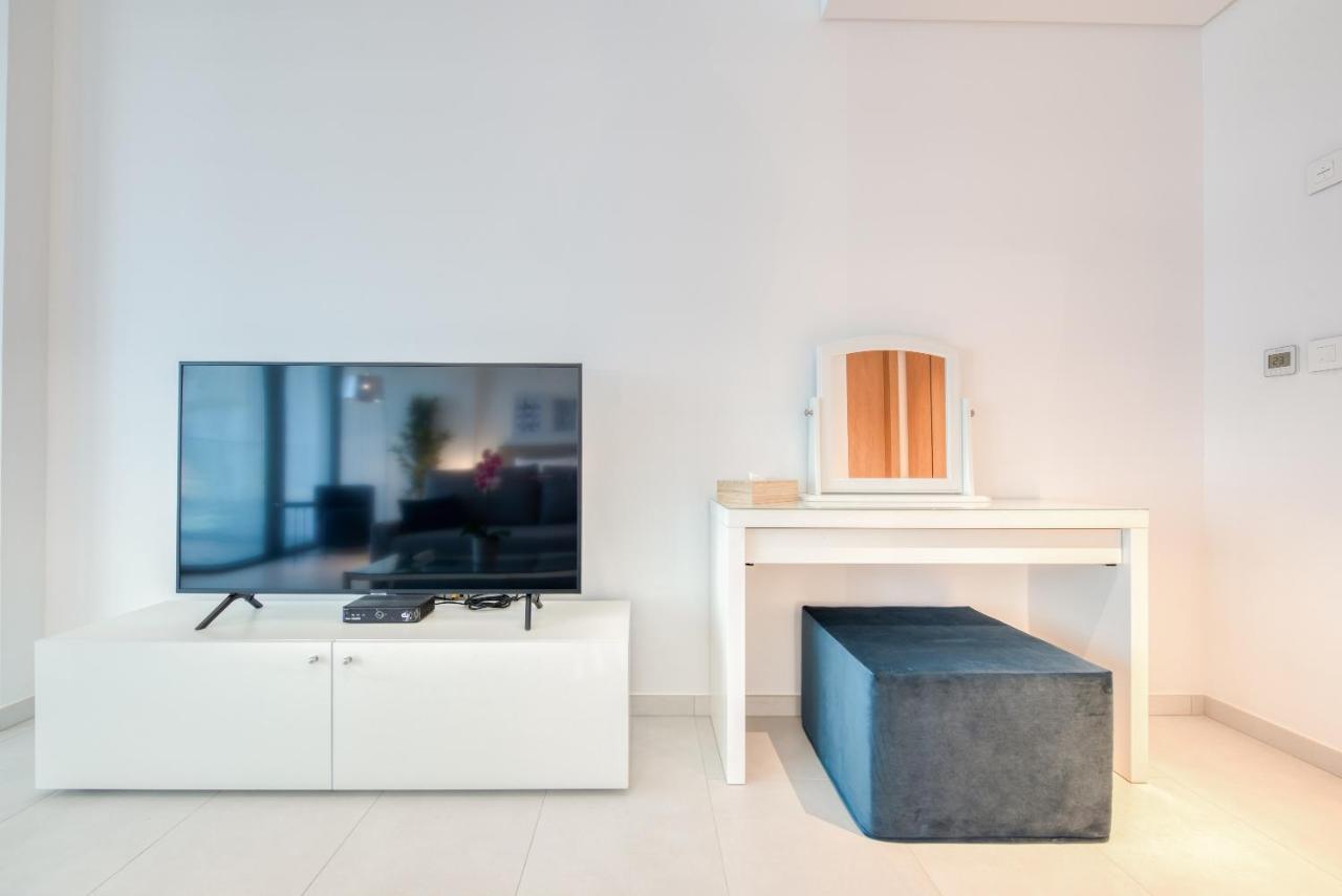 Maison Privee - Luxury, Spacious, Modern Near Burj Khalifa And Dubai Canal 외부 사진