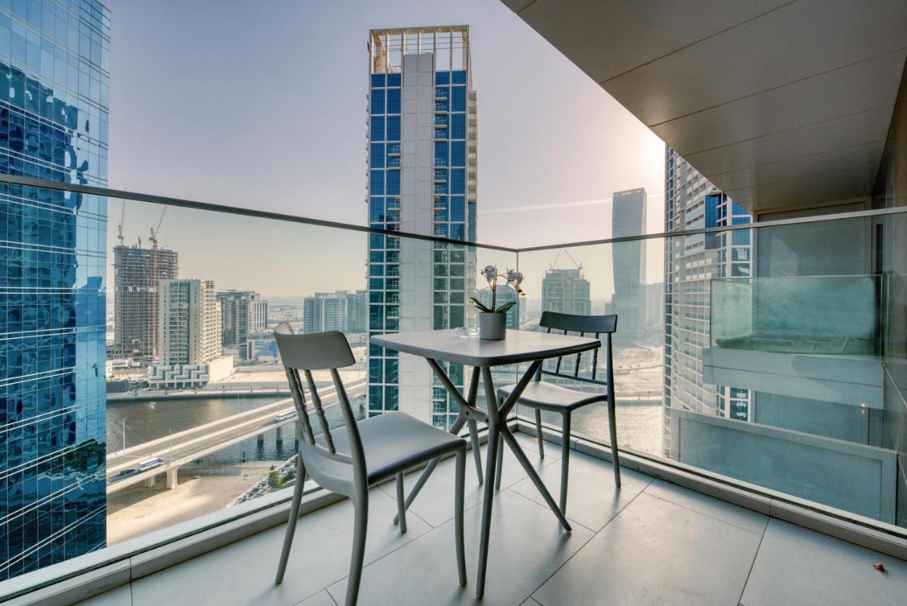 Maison Privee - Luxury, Spacious, Modern Near Burj Khalifa And Dubai Canal 외부 사진
