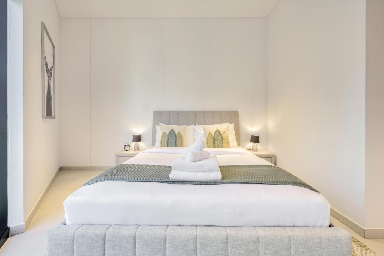 Maison Privee - Luxury, Spacious, Modern Near Burj Khalifa And Dubai Canal 외부 사진